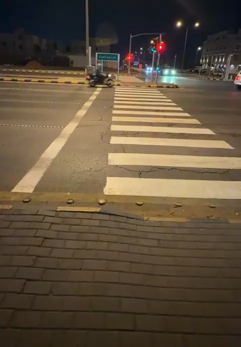 ممر مشاة بالبلاستيك الحراري